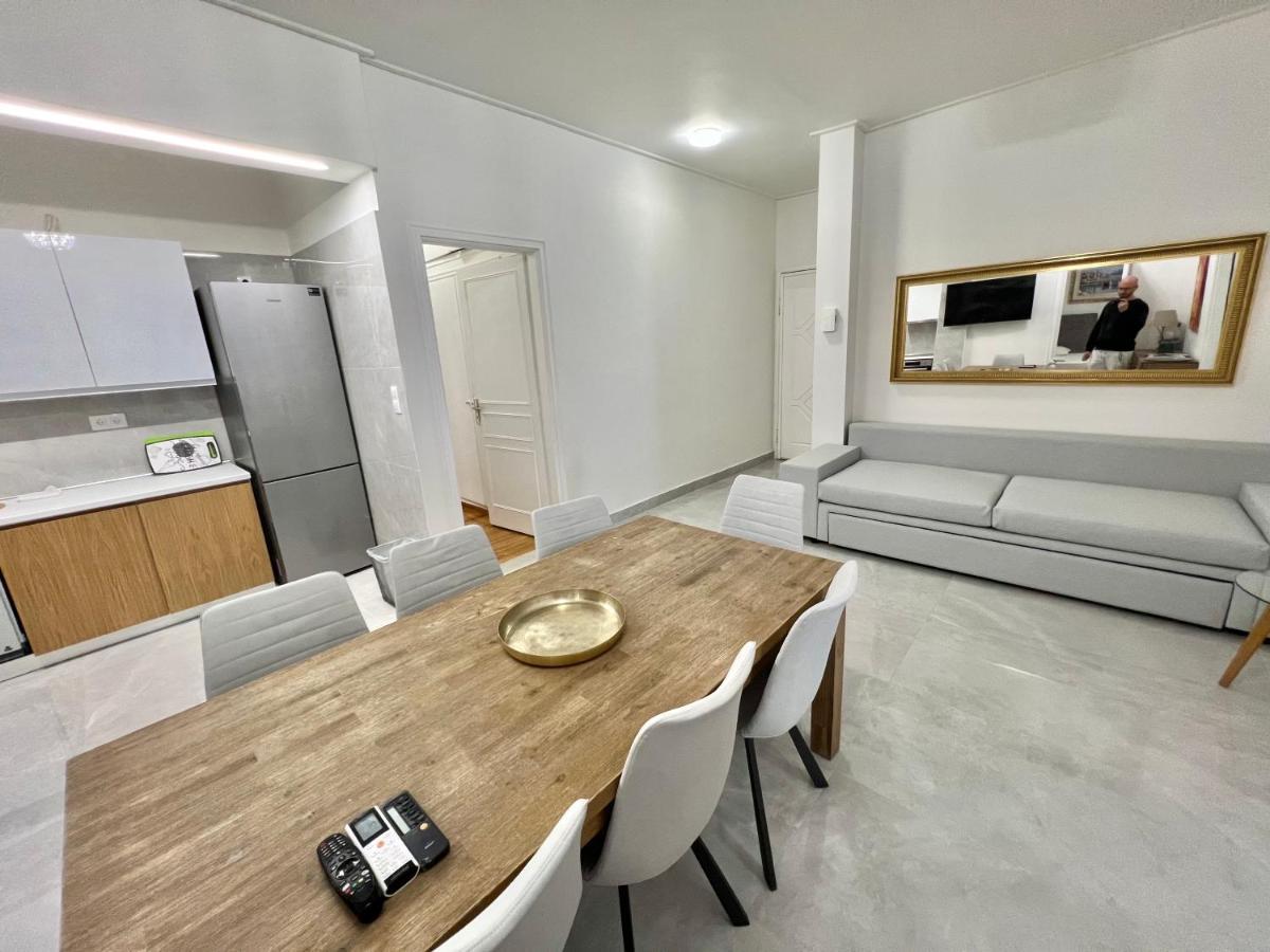 Victoria Grand Palace Apartments เอเธนส์ ภายนอก รูปภาพ