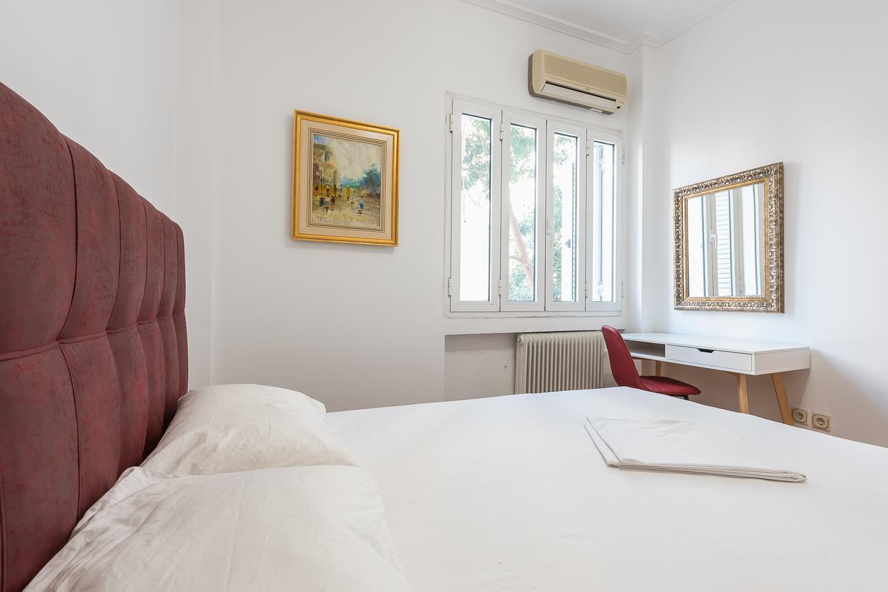 Victoria Grand Palace Apartments เอเธนส์ ภายนอก รูปภาพ