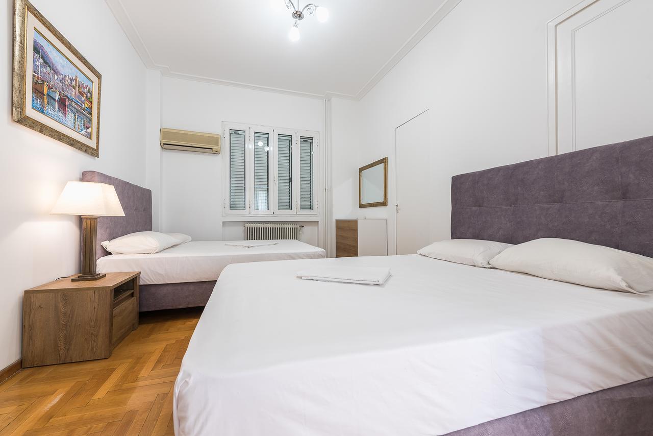Victoria Grand Palace Apartments เอเธนส์ ภายนอก รูปภาพ